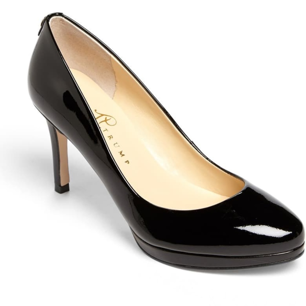 Ivanka Trump black pump